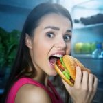 Zodiac Signs That Eat at Night