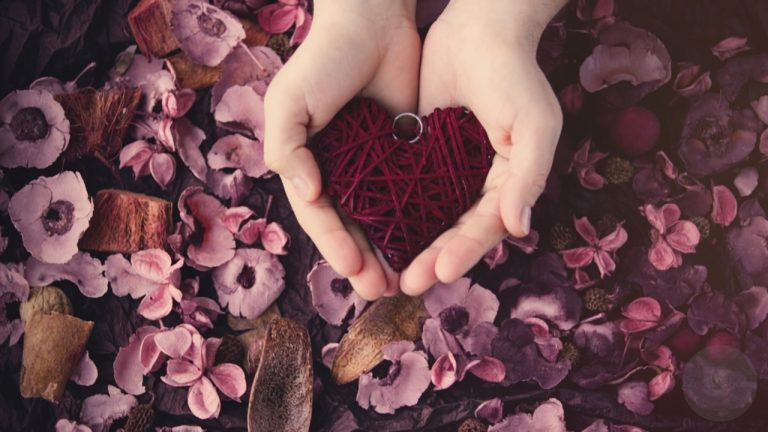Love Magic: Powerful Love Rituals to Strengthen Your Relationship and Heal a Broken Heart