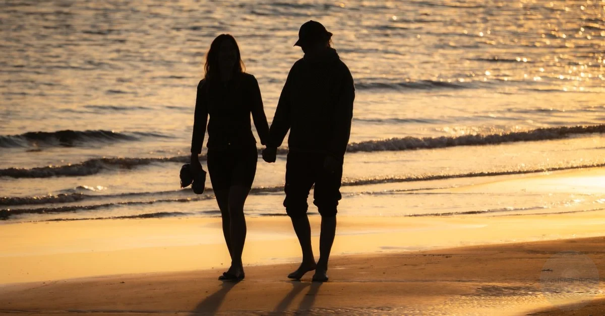 How Each Zodiac Sign Behaves on Vacation With a Partner: Paradise Can Test Even a Great Relationship