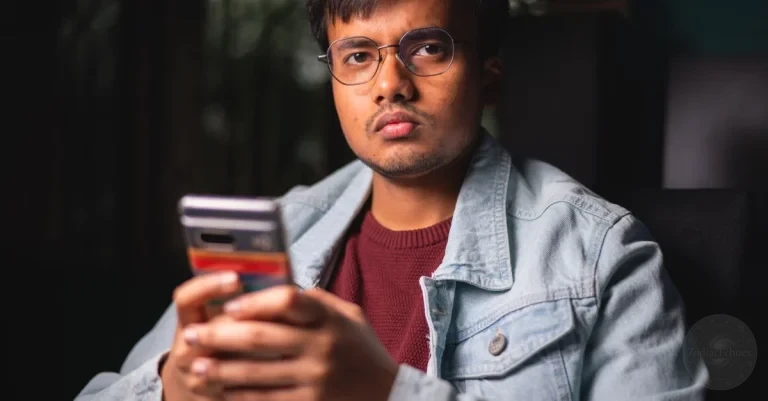 What Each Zodiac Sign Would Do If They Accidentally Received Someone Else’s Private Messages: Curiosity Has a Delete Button