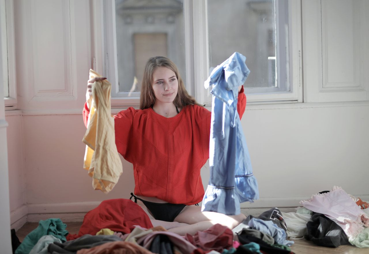 Zodiac Signs When They Have to Wear the Same Dirty Clothes for a Month: Who Breaks First?